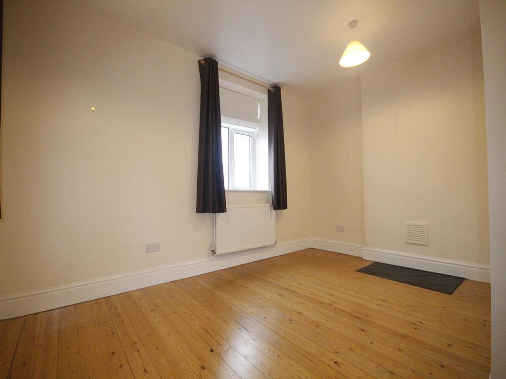 2 bedroom end terrace house Let Agreed in Winewall - _MG_9431.jpg